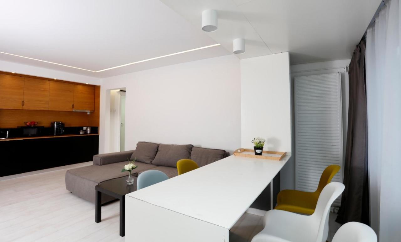 بوخارست Platinum Apartment With 2 Bedrooms المظهر الخارجي الصورة